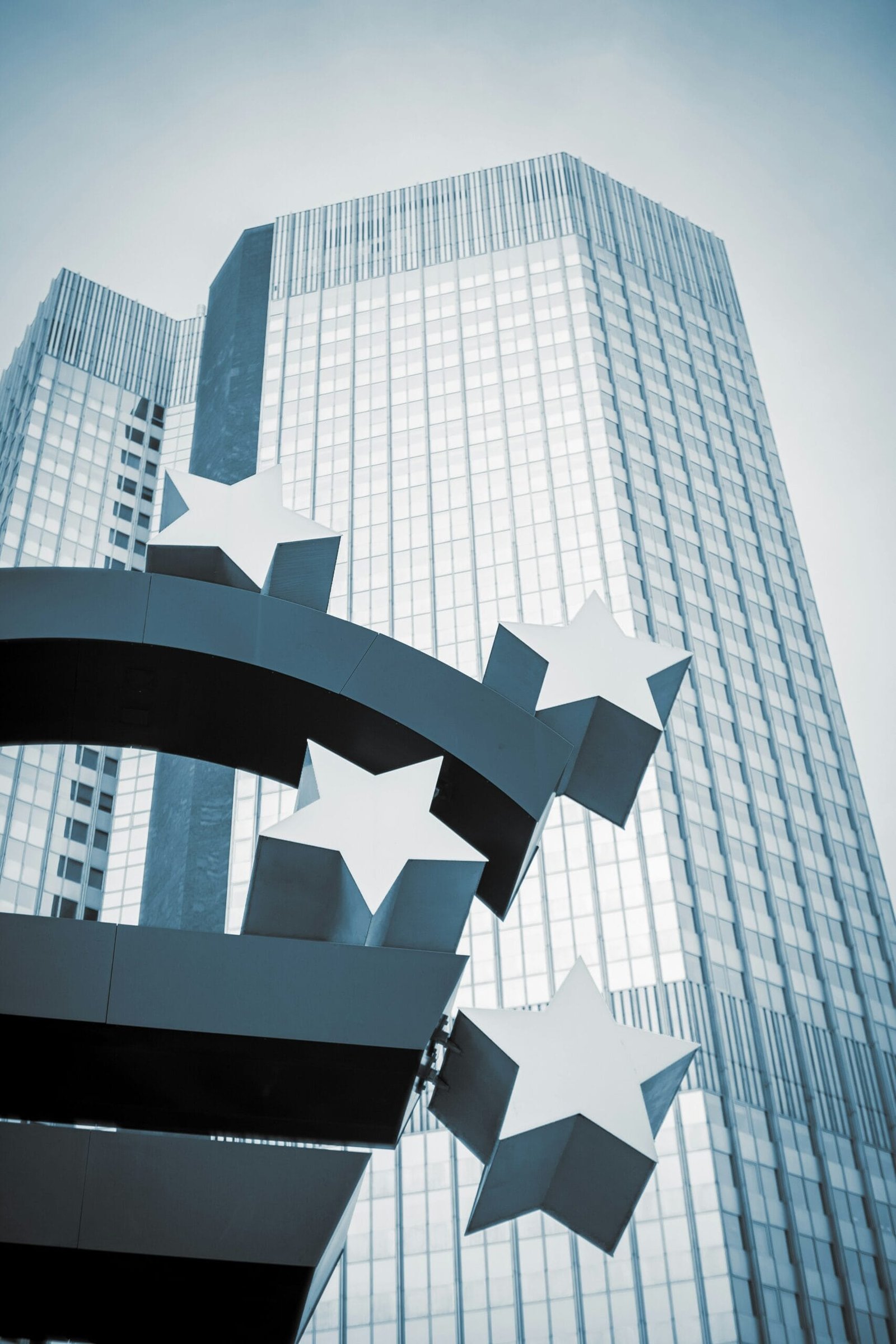 Banque et Assurance - 2025 - AlpVantage Digital Agence Marketing AlpVantage Digital Agence Marketing 2025